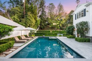 What to Expect During a Realtor Pool Inspection